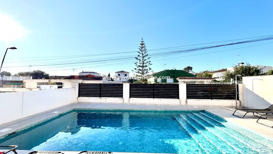 Sale - Villa - Torrevieja - Costa Blanca