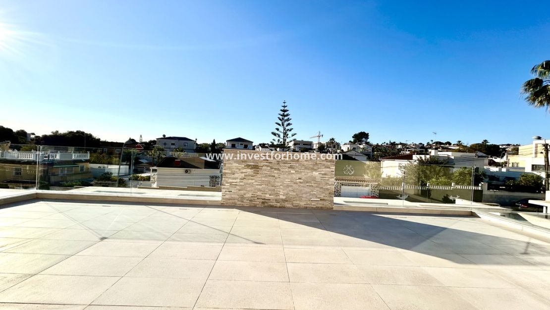 Sale - Villa - Torrevieja - Costa Blanca