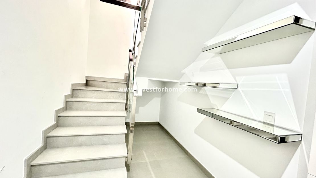 Sale - Villa - Torrevieja - Costa Blanca