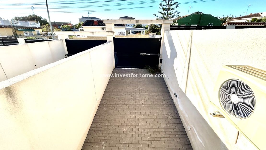 Sale - Villa - Torrevieja - Costa Blanca