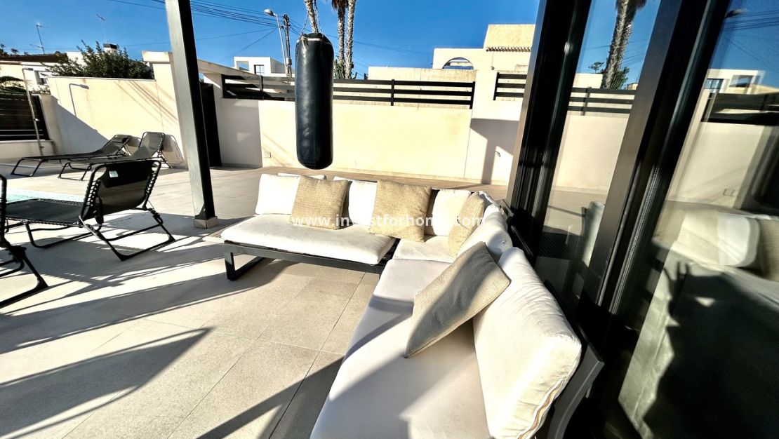 Sale - Villa - Torrevieja - Costa Blanca