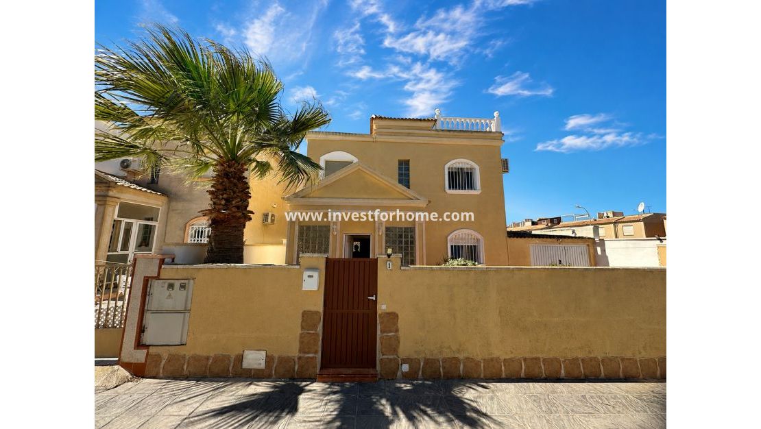 Sale - Villa - Torrevieja - Costa Blanca