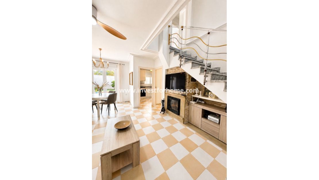 Sale - Villa - Torrevieja - Costa Blanca