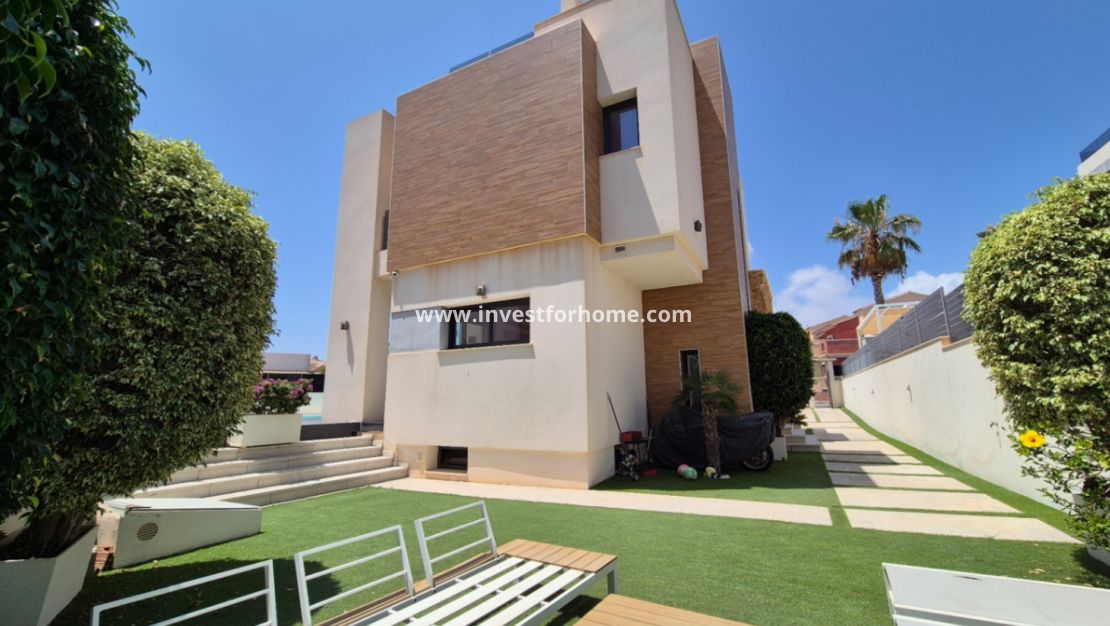 Sale - Villa - Torrevieja - Costa Blanca