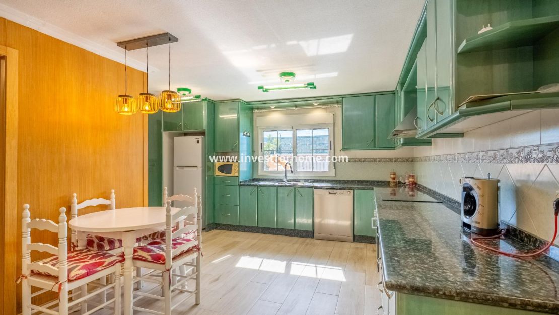 Sale - Villa - Torrevieja - El Chaparral