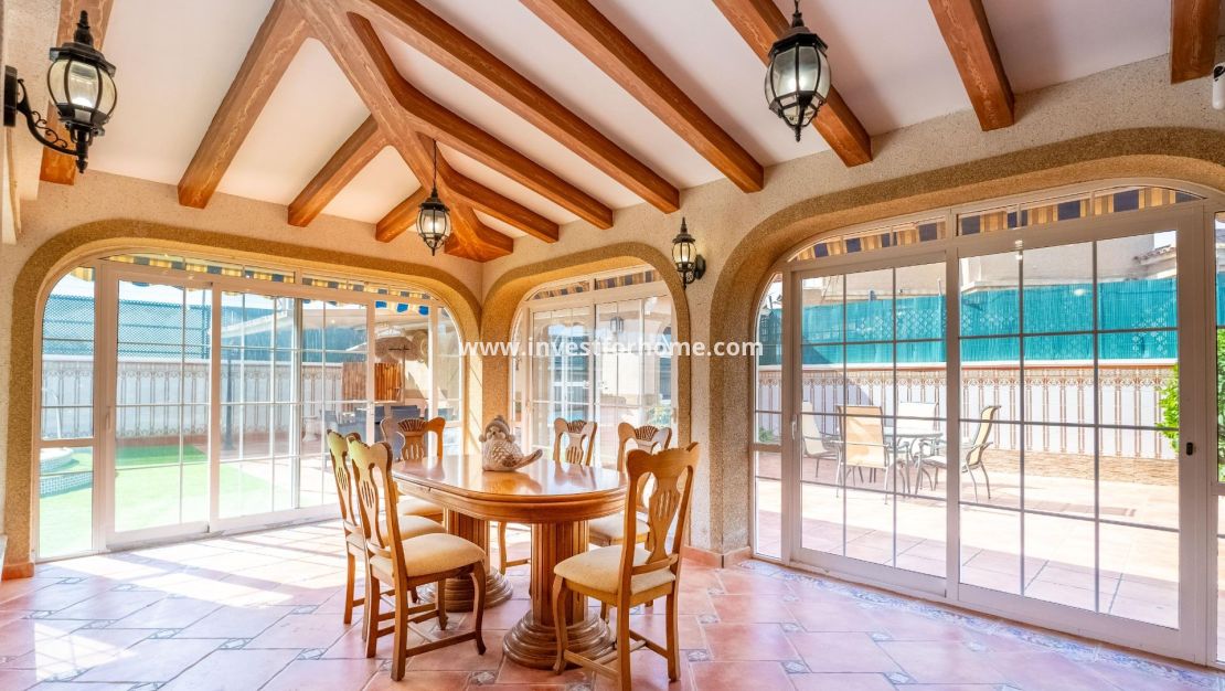 Sale - Villa - Torrevieja - El Chaparral