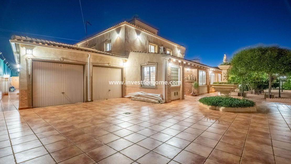 Sale - Villa - Torrevieja - El Chaparral