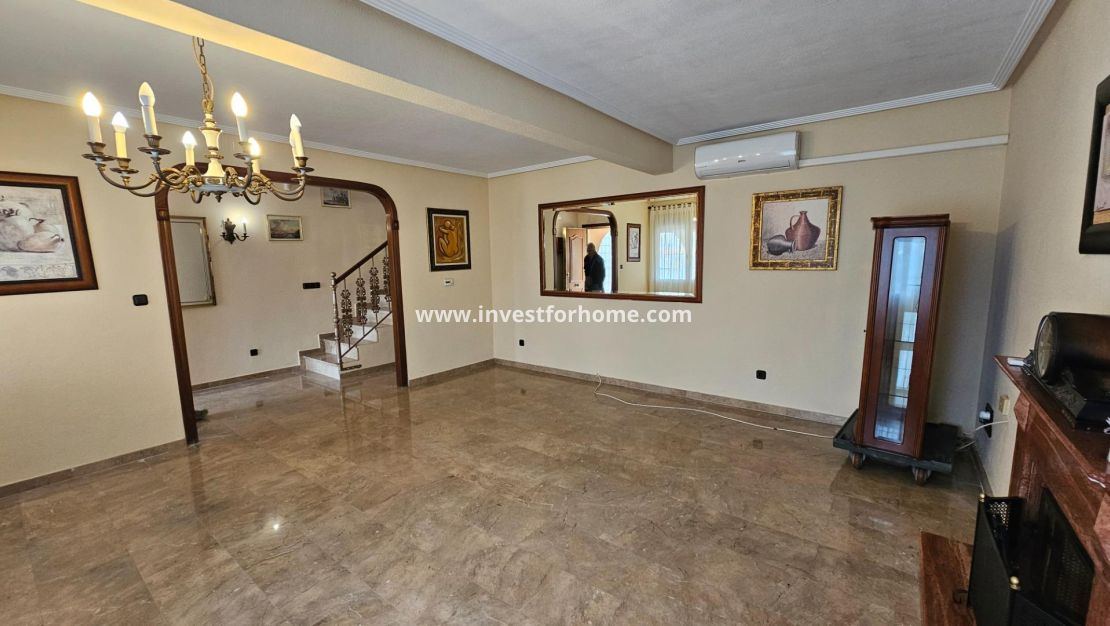 Sale - Villa - Torrevieja - El Chaparral