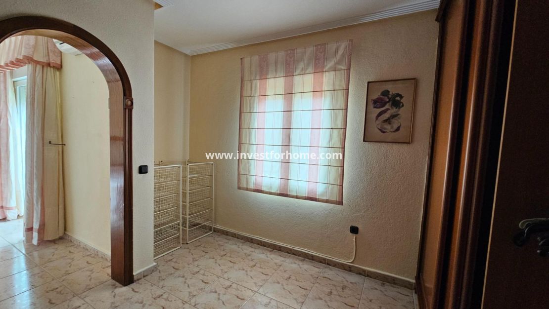 Sale - Villa - Torrevieja - El Chaparral