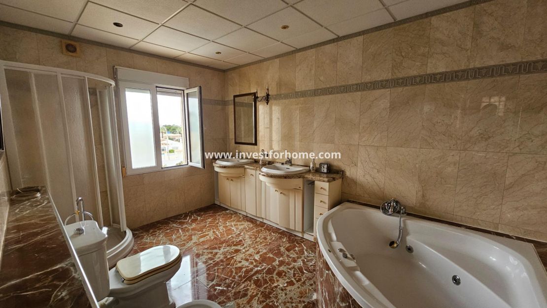 Sale - Villa - Torrevieja - El Chaparral