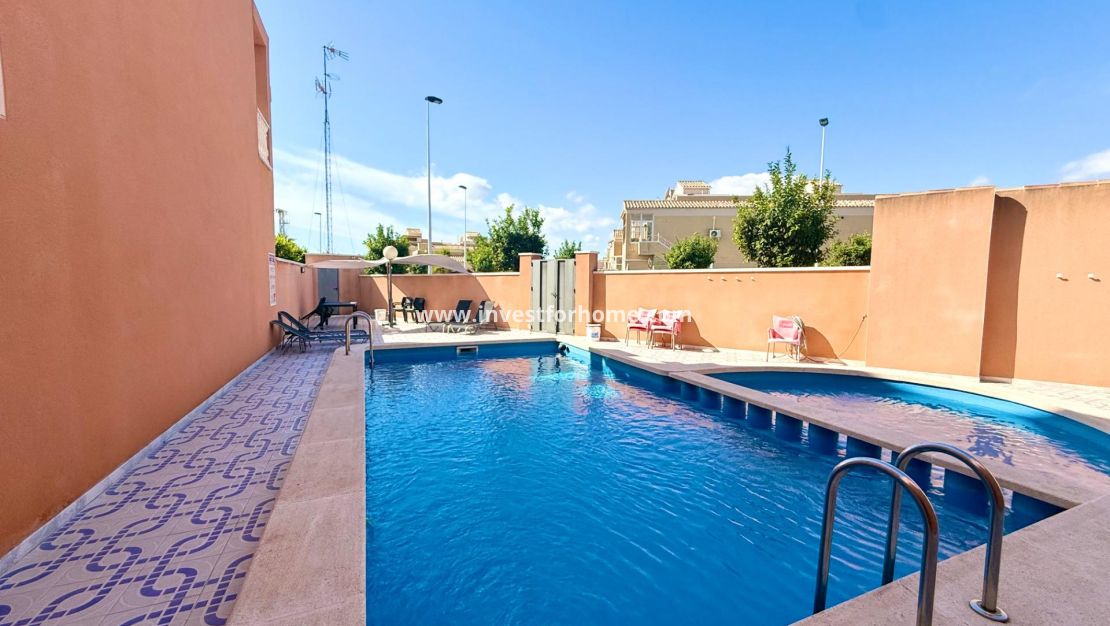 Sale - Villa - Torrevieja - El Limonar