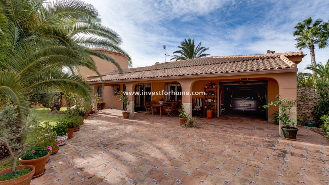 Sale - Villa - Torrevieja - La Siesta-El Chaparral