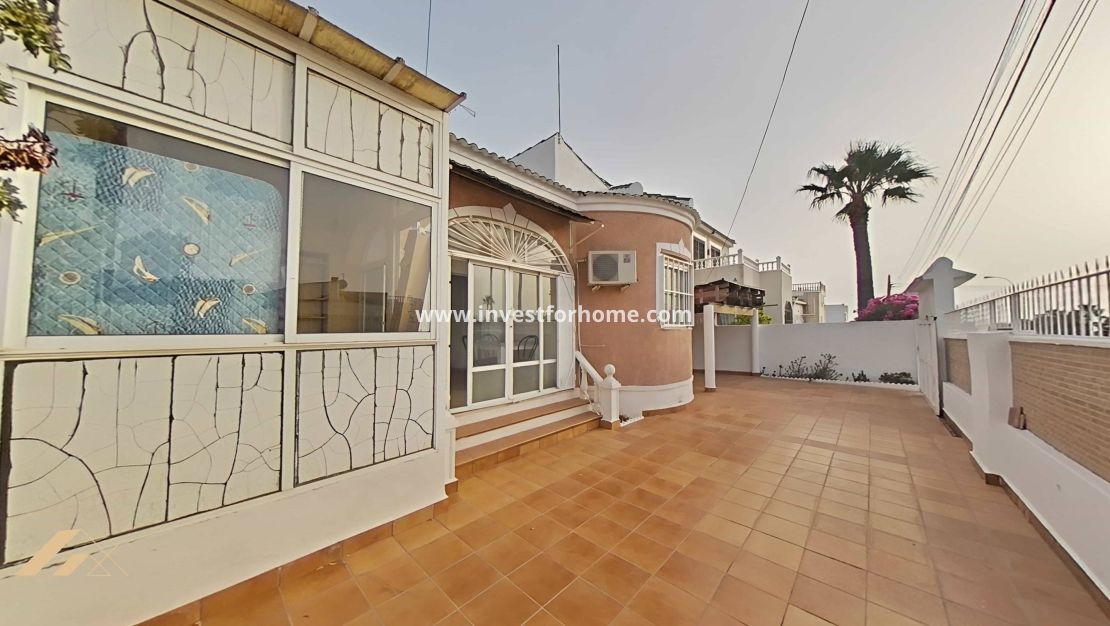 Sale - Villa - Torrevieja - La Siesta-El Chaparral