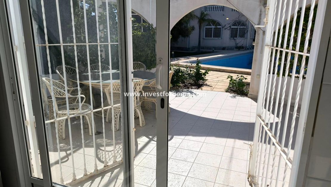 Sale - Villa - Torrevieja - La Siesta-El Chaparral
