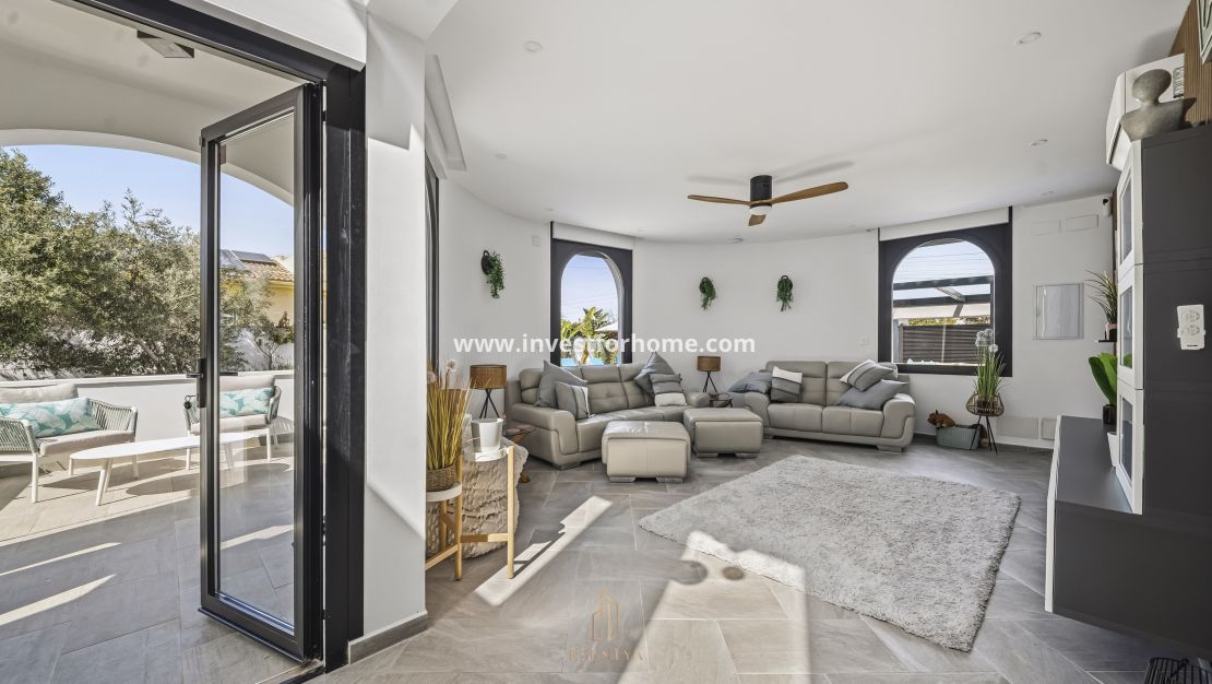 Sale - Villa - Torrevieja - La Siesta-El Chaparral