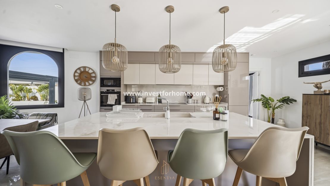 Sale - Villa - Torrevieja - La Siesta-El Chaparral