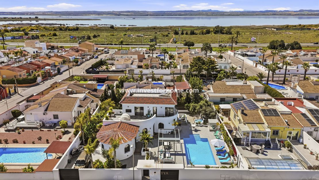 Sale - Villa - Torrevieja - La Siesta-El Chaparral
