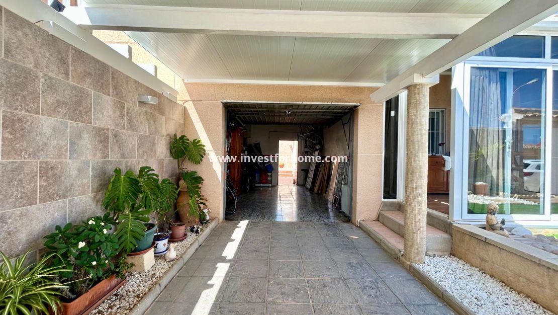 Sale - Villa - Torrevieja - La Siesta-El Chaparral