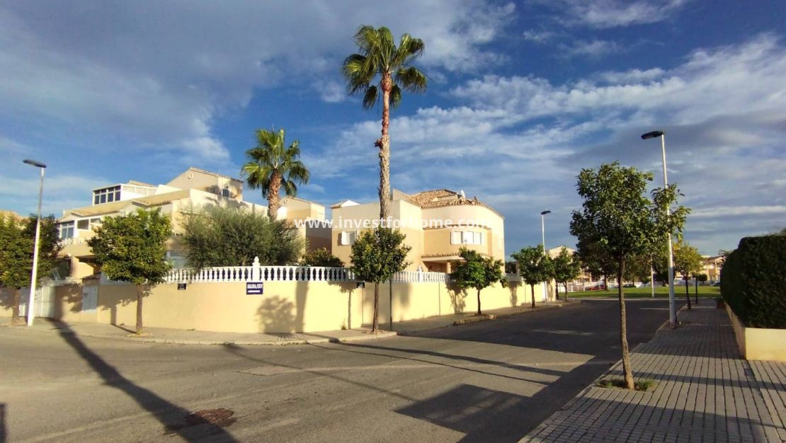Sale - Villa - Torrevieja - La Siesta - El Salado - Torreta
