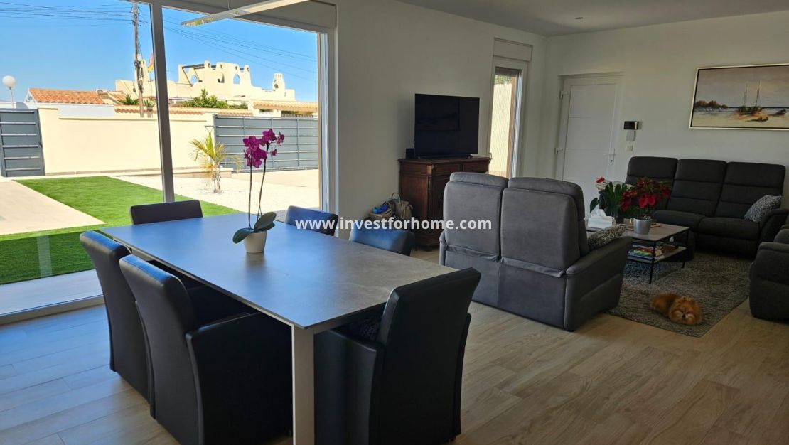 Sale - Villa - Torrevieja - La Siesta - El Salado - Torreta