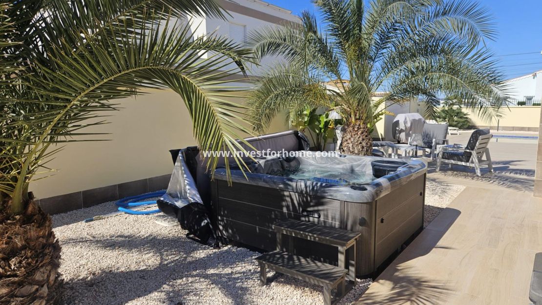 Sale - Villa - Torrevieja - La Siesta - El Salado - Torreta