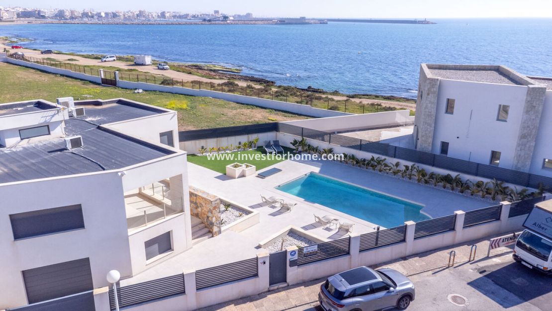 Sale - Villa - Torrevieja - La Valeta