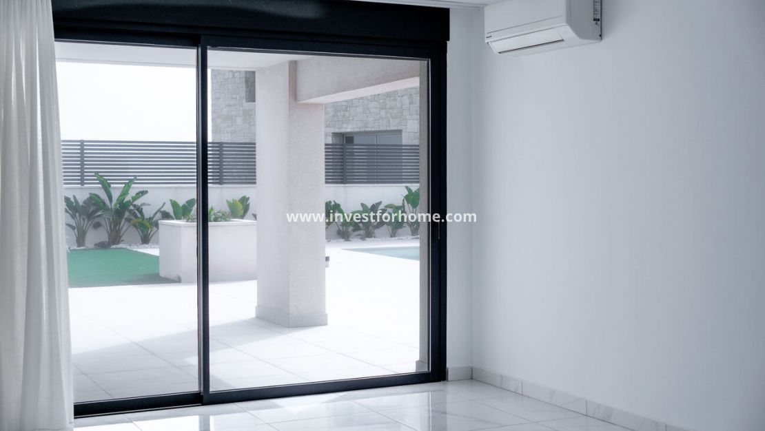 Sale - Villa - Torrevieja - La Valeta