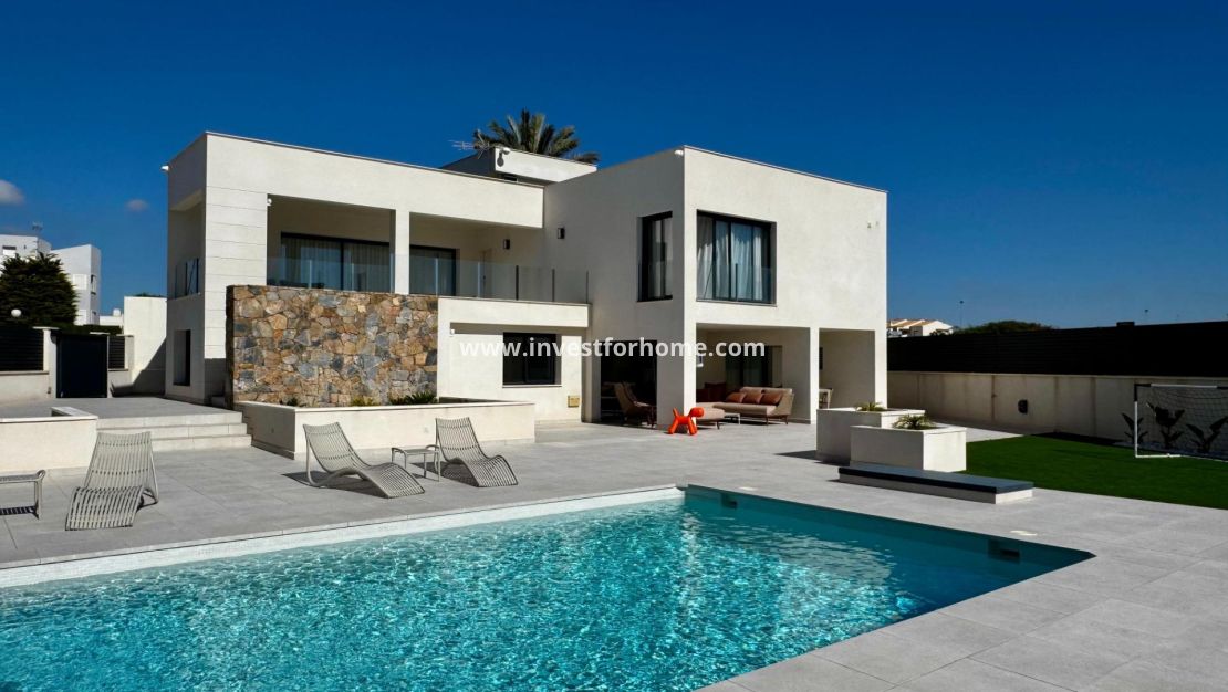 Sale - Villa - Torrevieja - La Veleta