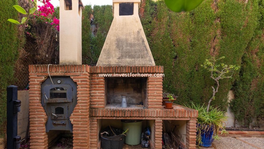 Sale - Villa - Torrevieja - La Veleta