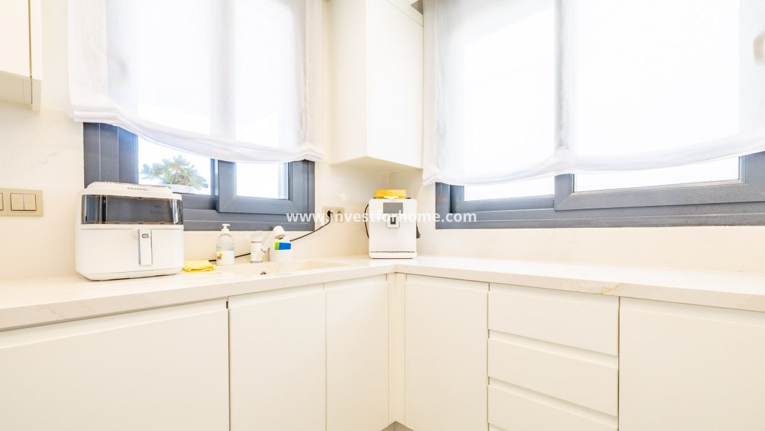 Sale - Villa - Torrevieja - Los Altos