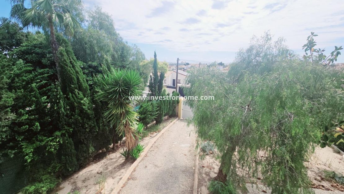 Sale - Villa - Torrevieja - Los Balcones - Los Altos Del Edén