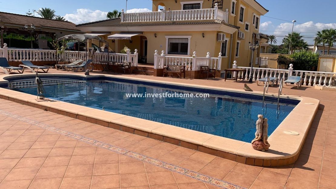 Sale - Villa - Torrevieja - Los Balcones - Los Altos Del Edén