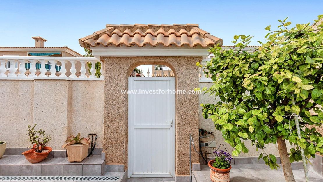 Sale - Villa - Torrevieja - Los Balcones - Los Altos Del Edén