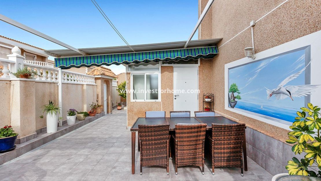 Sale - Villa - Torrevieja - Los Balcones - Los Altos Del Edén