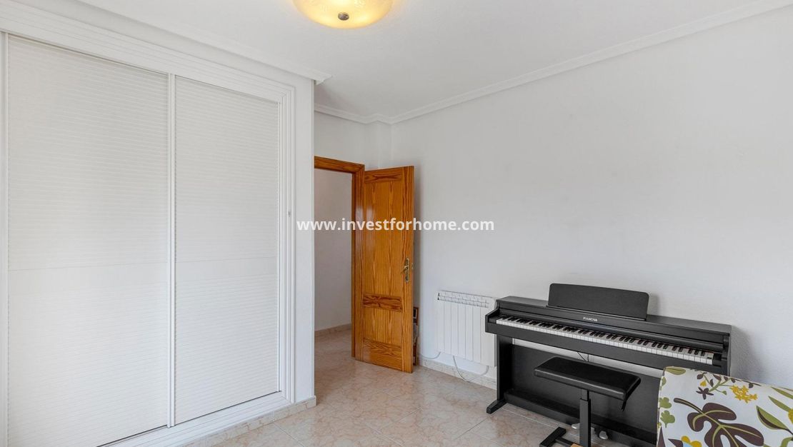 Sale - Villa - Torrevieja - Los Balcones - Los Altos Del Edén