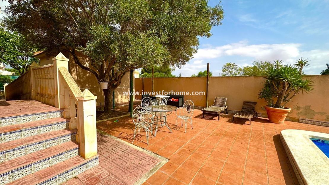 Sale - Villa - Torrevieja - Los Balcones - Los Altos Del Edén