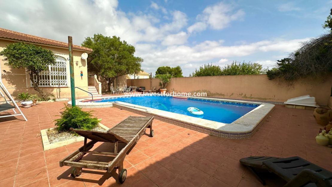 Sale - Villa - Torrevieja - Los Balcones - Los Altos Del Edén