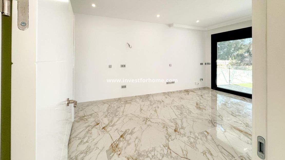 Sale - Villa - Torrevieja - Los Balcones - Los Altos Del Edén