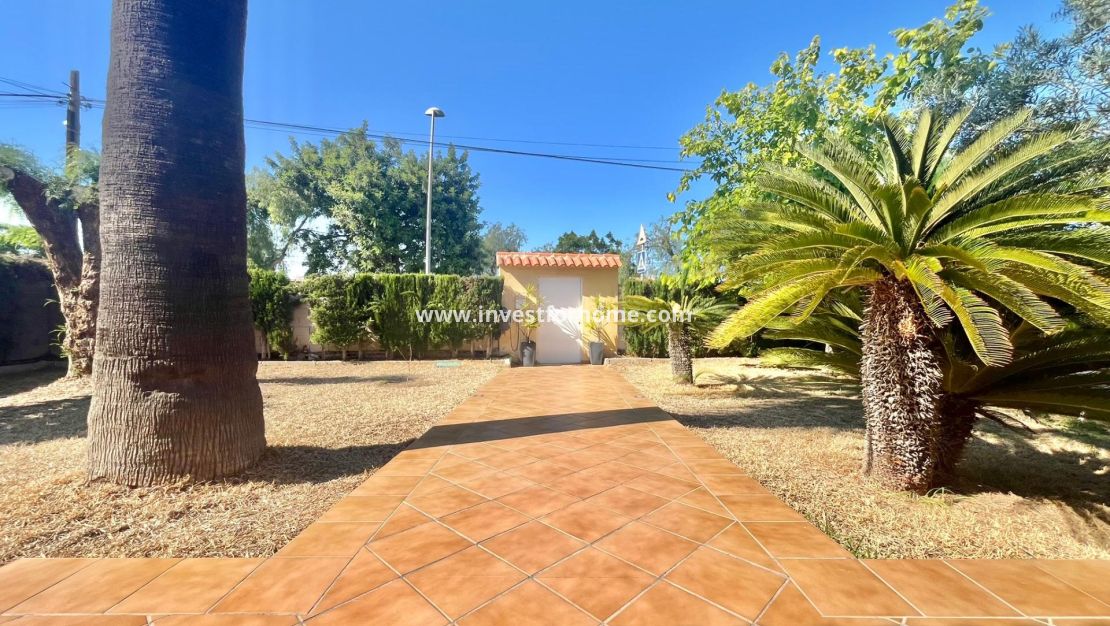 Sale - Villa - Torrevieja - Los Balcones - Los Altos Del Edén