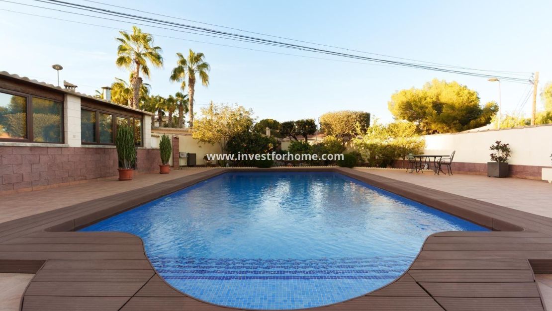 Sale - Villa - Torrevieja - Los Balcones - Los Altos Del Edén