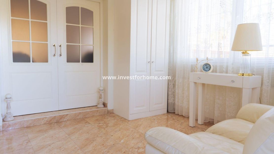 Sale - Villa - Torrevieja - Los Balcones - Los Altos Del Edén