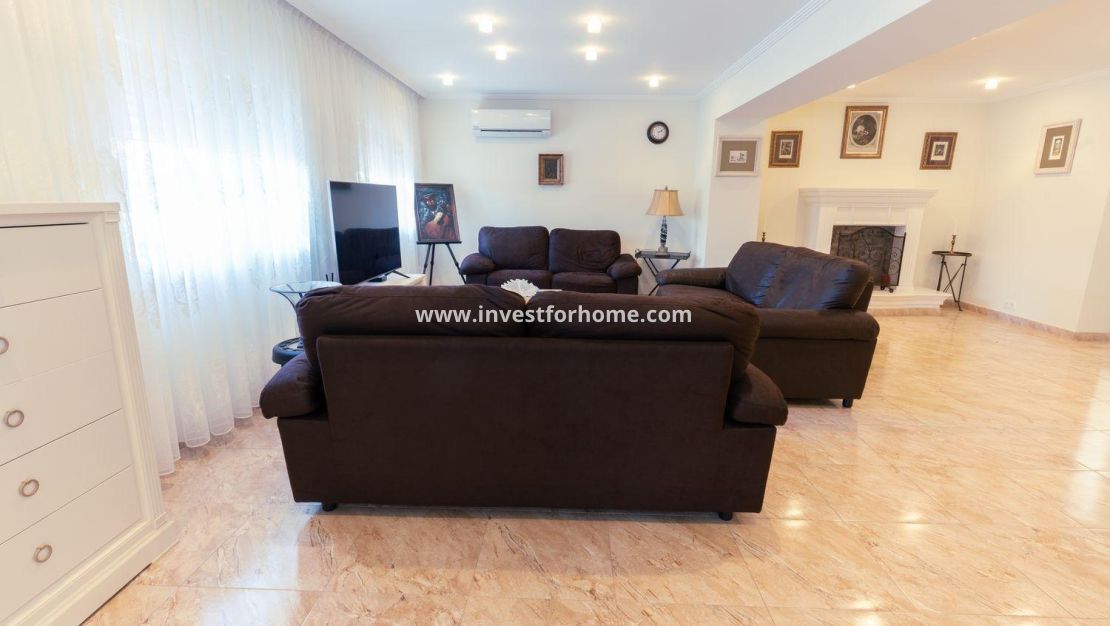 Sale - Villa - Torrevieja - Los Balcones - Los Altos Del Edén