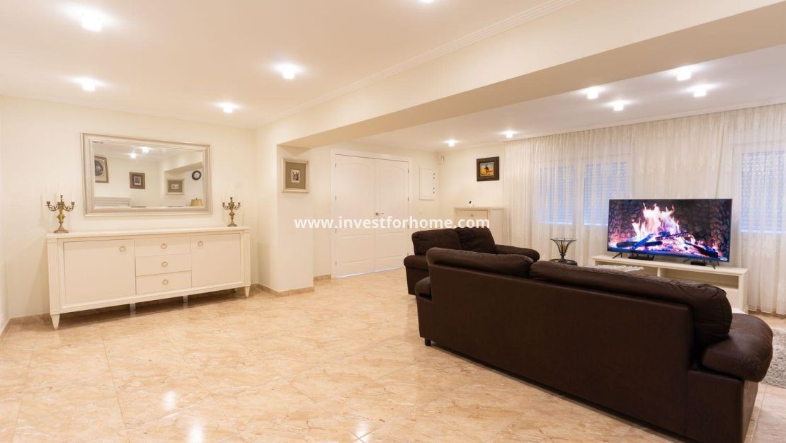 Sale - Villa - Torrevieja - Los Balcones - Los Altos Del Edén