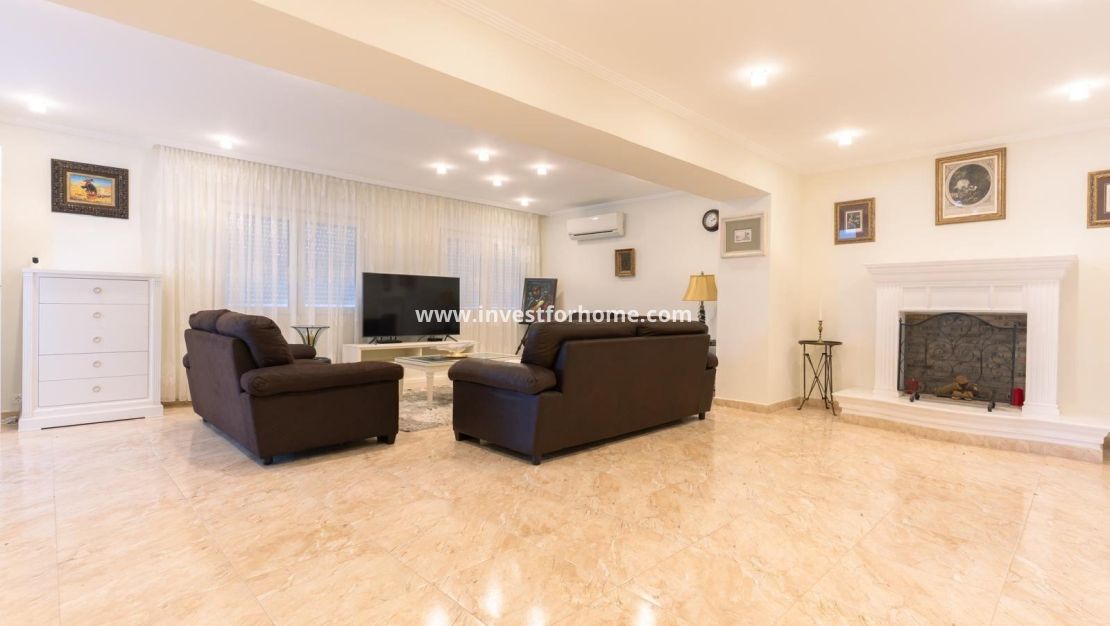Sale - Villa - Torrevieja - Los Balcones - Los Altos Del Edén