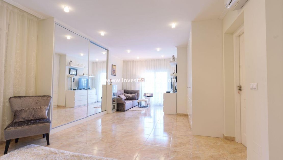 Sale - Villa - Torrevieja - Los Balcones - Los Altos Del Edén