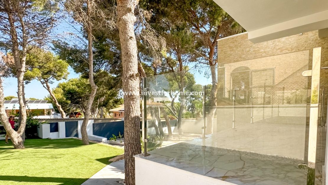 Sale - Villa - Torrevieja - Los Balcones - Los Altos Del Edén