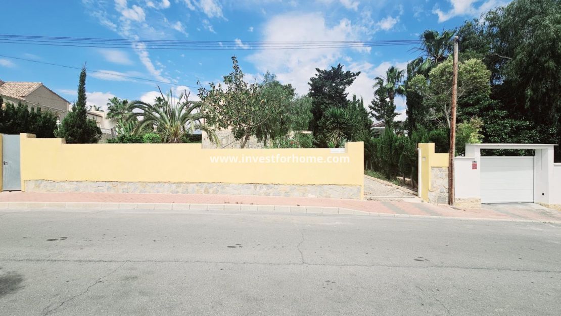 Sale - Villa - Torrevieja - Los Balcones - Los Altos Del Edén