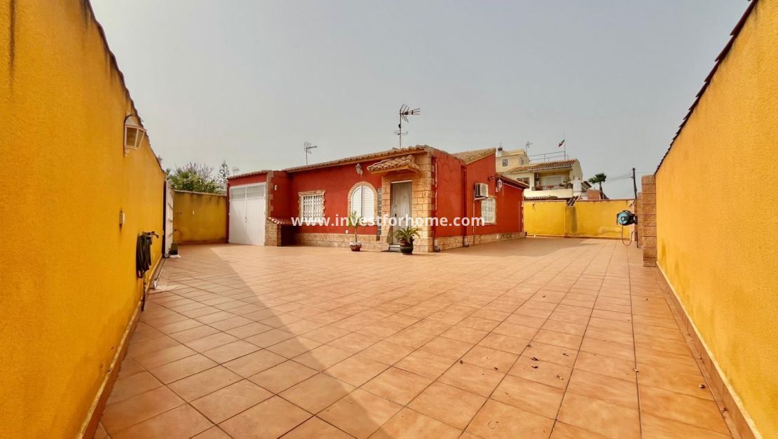 Sale - Villa - Torrevieja - Los Balcones - Los Altos Del Edén