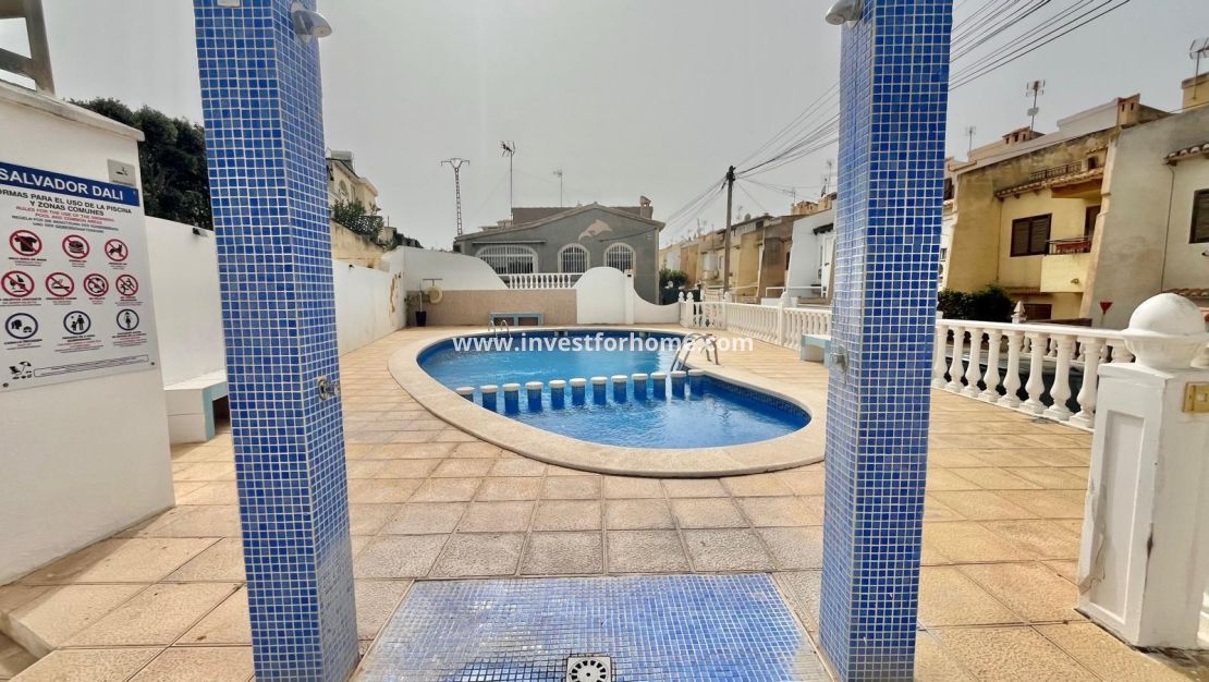 Sale - Villa - Torrevieja - Los Balcones - Los Altos Del Edén