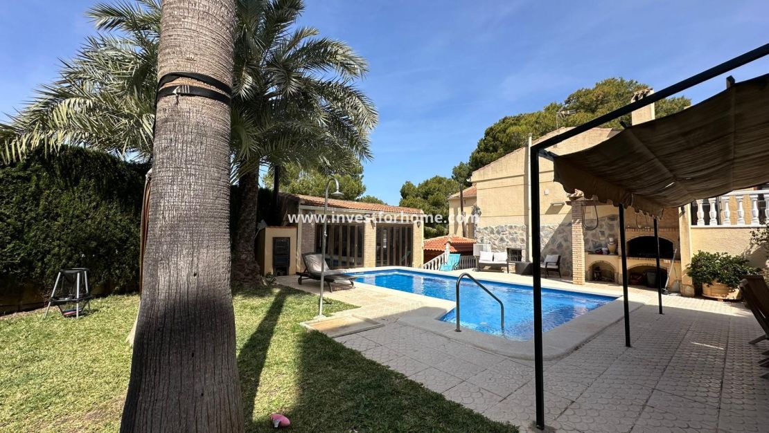 Sale - Villa - Torrevieja - Los Balcones - Los Altos Del Edén